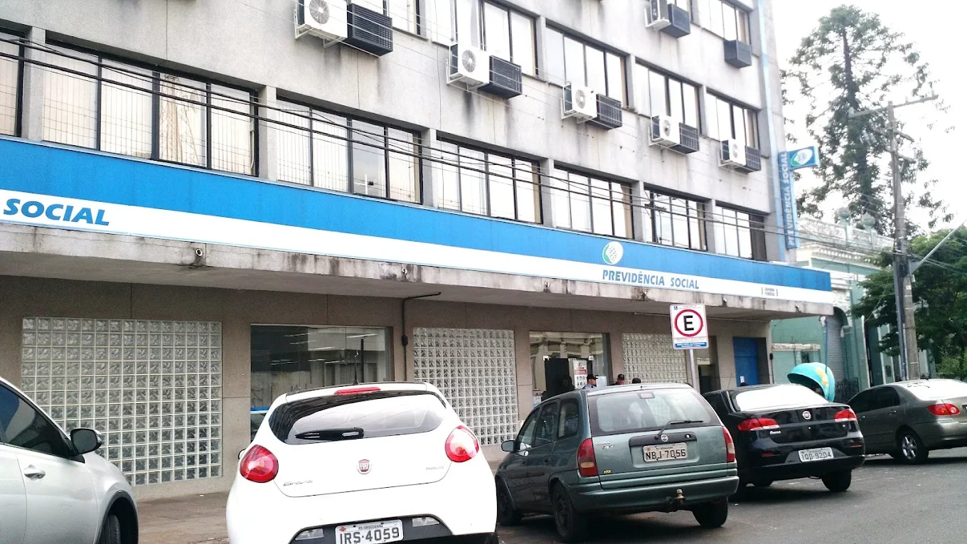 Atraso no seguro-defeso leva pescadores a protestarem em frente ao INSS