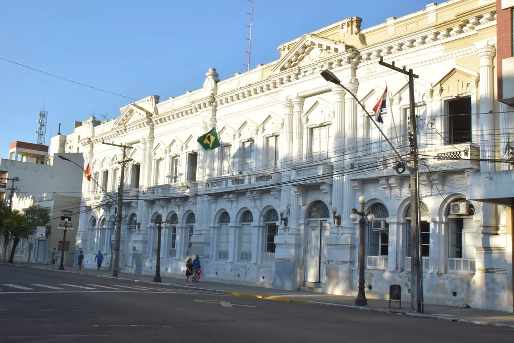 Prefeitura abre seleção para médicos e cirurgiões buco maxilo faciais