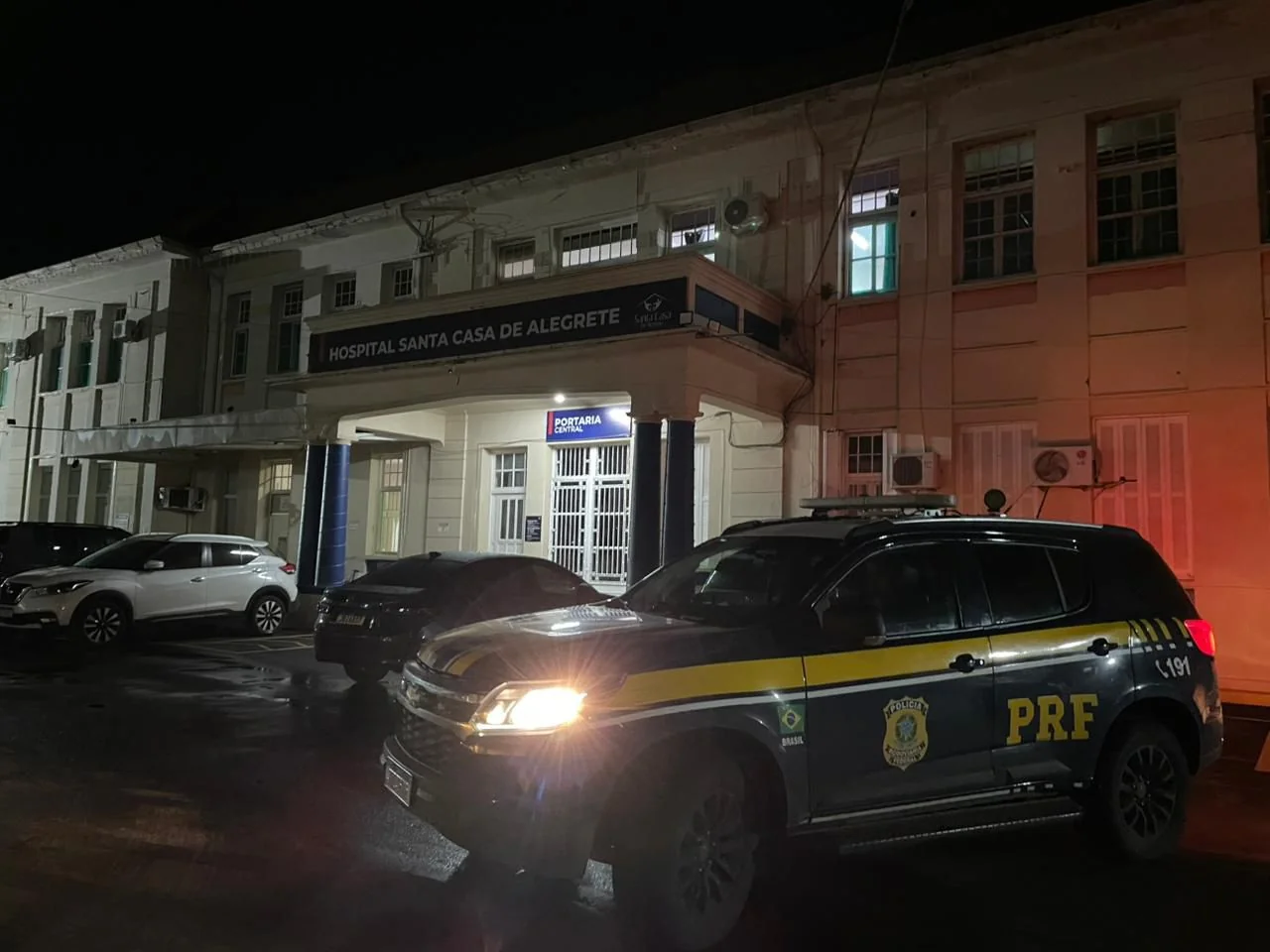 Gestante é levada ao hospital após acidente com ambulância em Alegrete