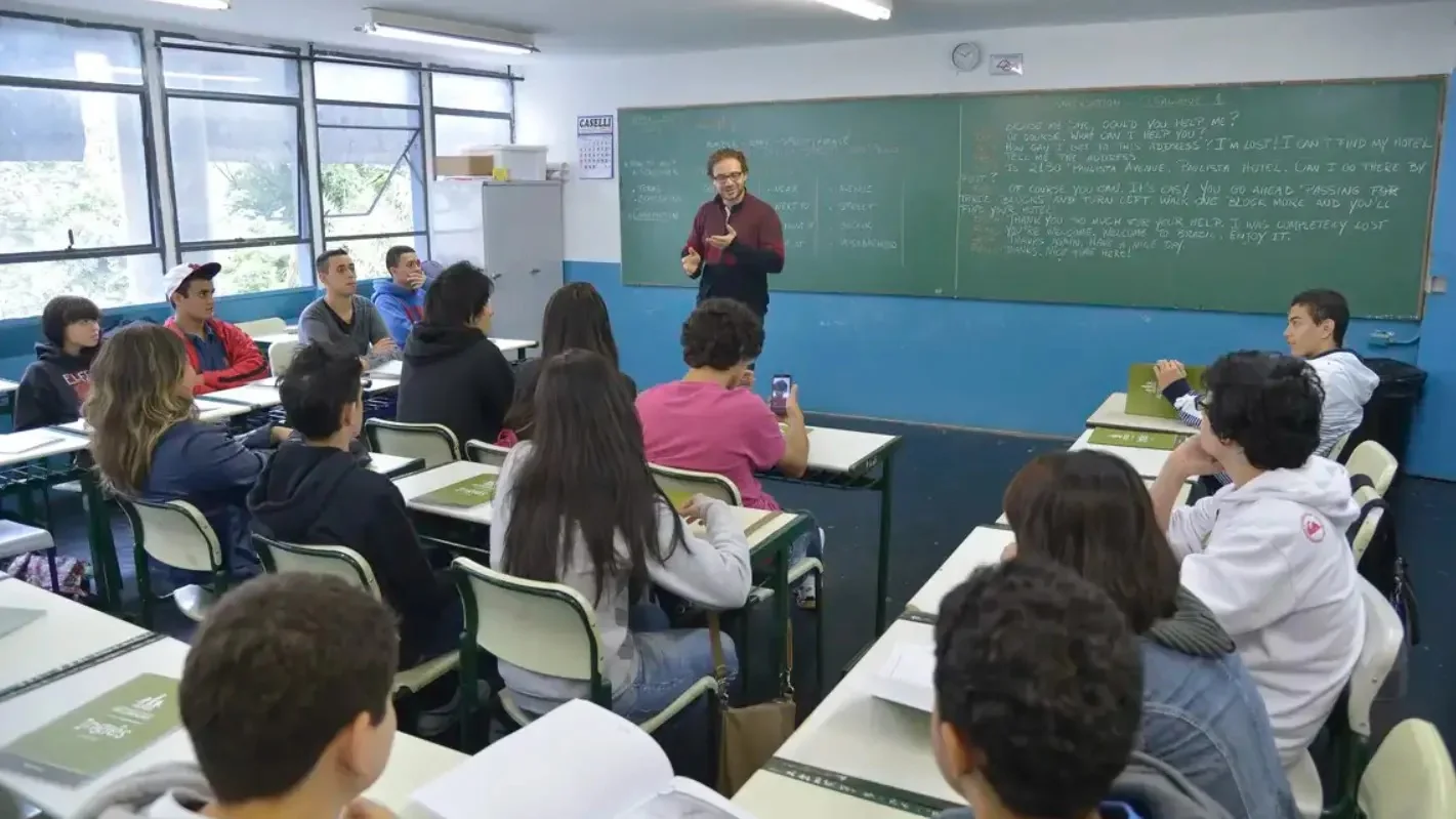 RS paga bônus de frequência escolar a profissionais da rede estadual